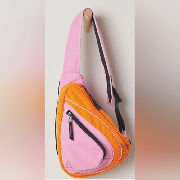 Nwt Free People Movement Cold Shoulder Sling Bag Orange & Pink Crossbody - Picture 1 of 9